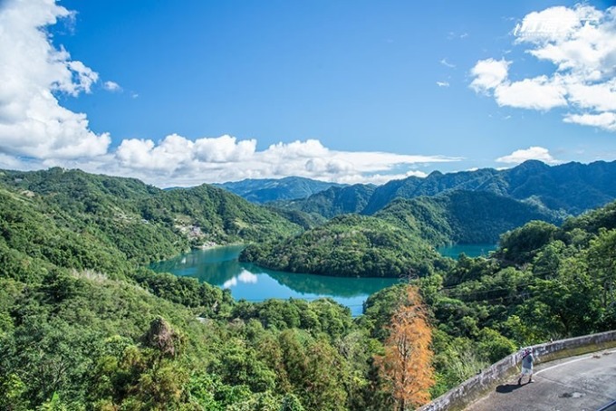 .由店內望出去的千島湖「土虱頭」美景。