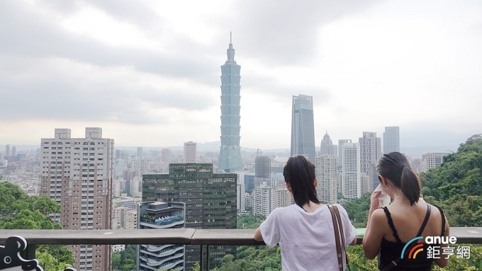 台北房市誘因仍高，在地建商也要面對跨界業者挑戰。(鉅亨網記者張欽發攝)