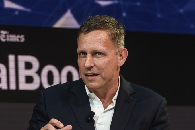 Peter Thiel 是 PayPal 共同创办人 、网络董座和、Palantir 投资人、对冲基金 ClariumCapital 总裁。(图片:AFP)