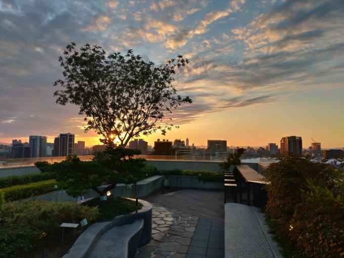 頂樓空中花園可直跳台北市景觀。（圖/太旭建設提供）
