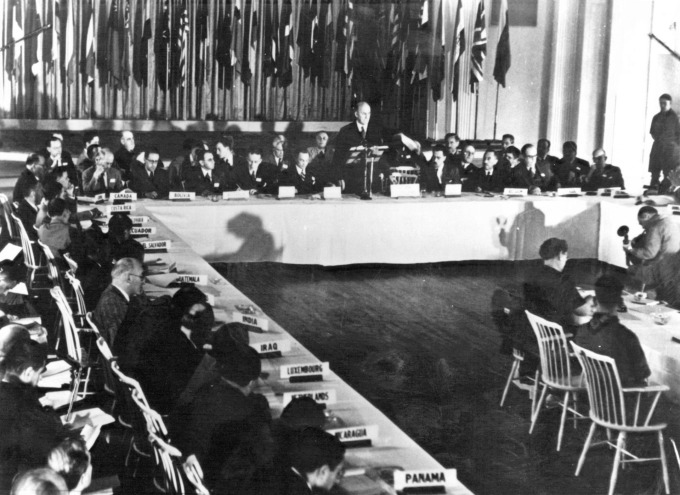 1944 年布雷顿森林会议奠定经济秩序 (图片来源: AFP)