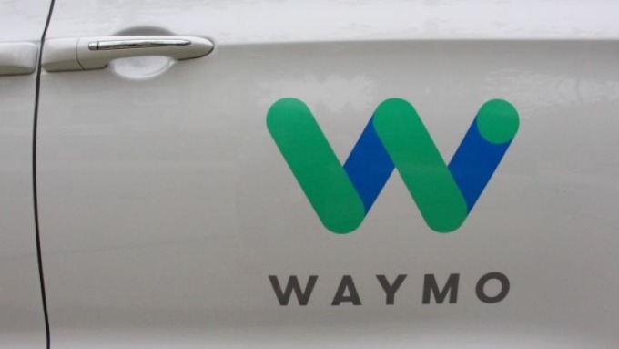 Goggle Waymo 自动驾驶车 (图片: AFP)