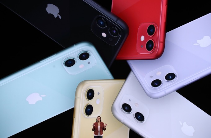 iPhone 11 有六色系供果迷選擇。(圖片:AFP)