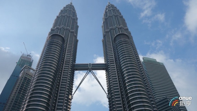 cover image of news article