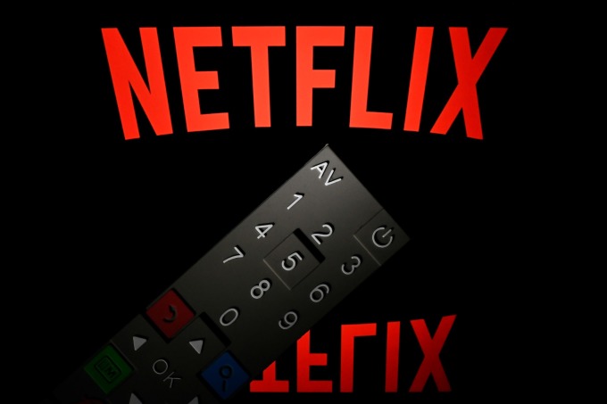 以串流影音起家的 Netflix 股價,今年股價下跌了 2.7%(圖片: AFP)
