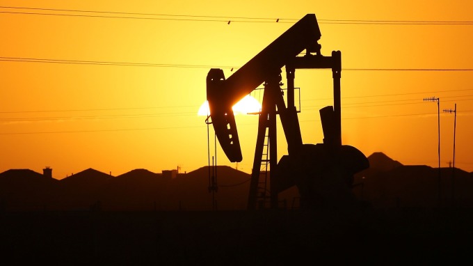 能源盤後—經濟數據低迷 美原油庫存連三週增加 原油觸及2個月低點（圖片：AFP）
