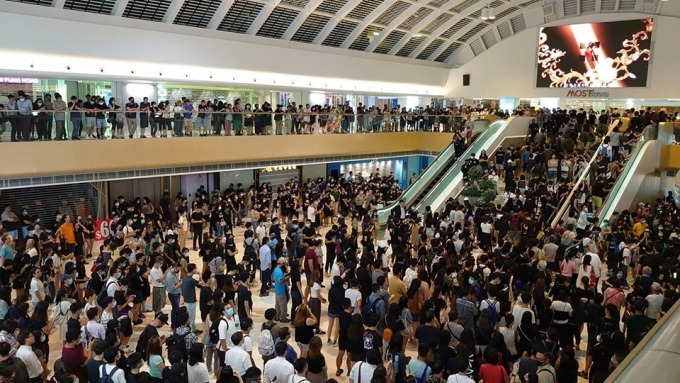 反蒙面法！上千港民宣讀《香港臨時政府宣言》(圖片：翻攝 wordsyoyeah)