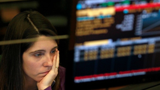 為何當投資人感到緊張並退場 但美股就是跌不下去？（圖:AFP）