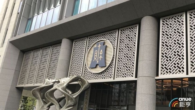 政策髮夾彎! 財政部拍板補習班維持免徵營業稅