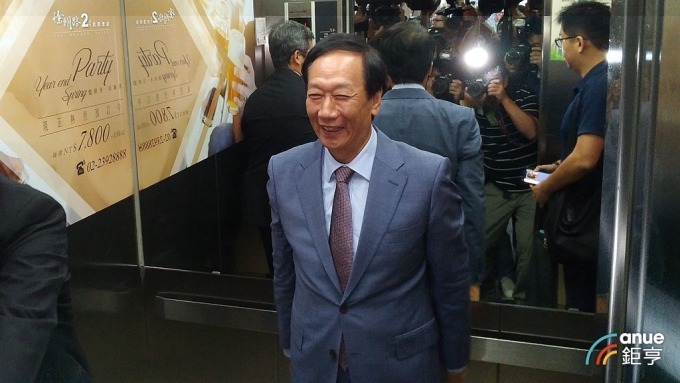 郭台銘遭網路毀謗 郭辦31日上午赴派出所報案