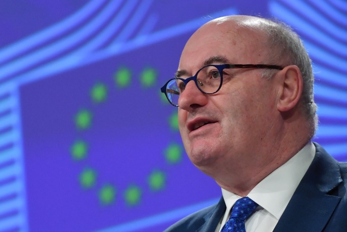 歐盟貿易專員 Phil Hogan (圖:AFP)