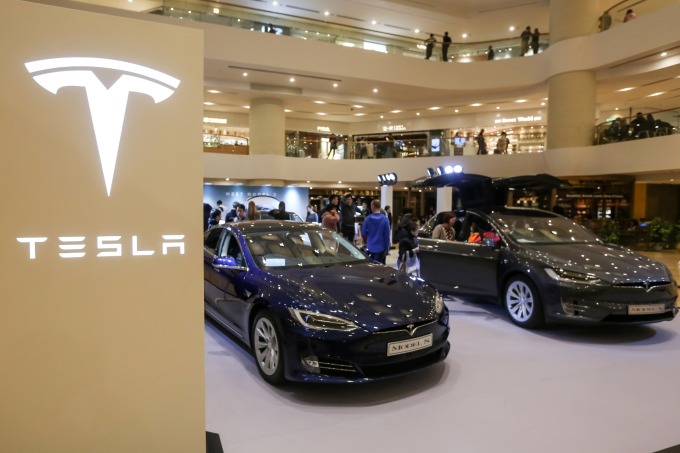 特斯拉 (TSLA-US) 週一開盤後一路瘋狂大漲 19.89%。(圖片:AFP)