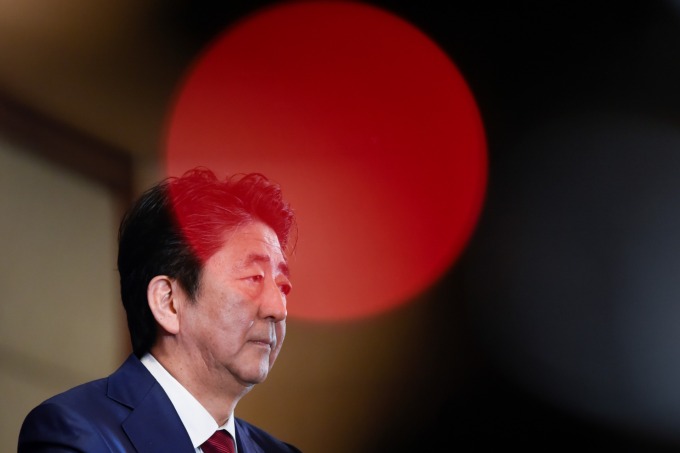 WSJ、FT:安倍增稅決策失敗 時機也同樣太差 (圖片:AFP)
