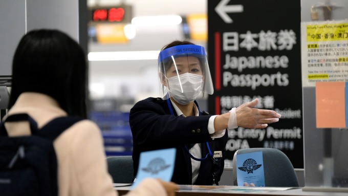 日本加強邊境管制 自美國入境者需隔離14天 (圖片：AFP)