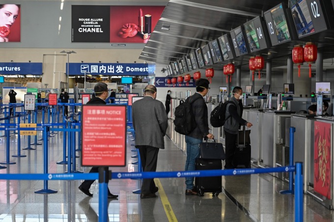 全球國際線運量大減 56% 空運成本大漲 航空公司經營陷困境 (圖片:AFP)