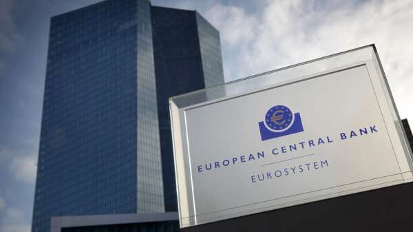 ECB上週購債近400億歐元 創2015年啟動QE以來最大規模 (圖:AFP)