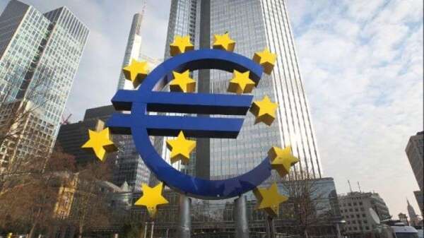 一圖看懂：市場預期歐元區經濟將呈「勾型復甦」  (圖：AFP)