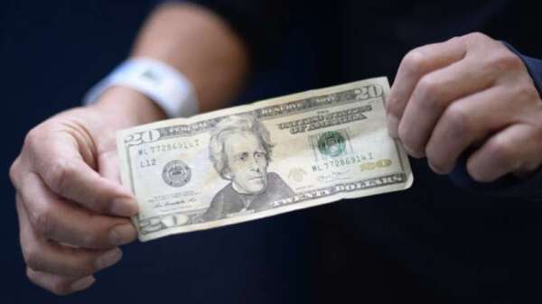 外匯存底大減1050億美元 折射新興市場貨幣貶值風險？　(圖片：AFP)
