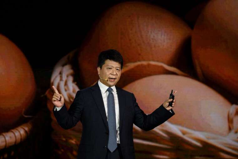 華為輪值總裁郭平 (圖:AFP)