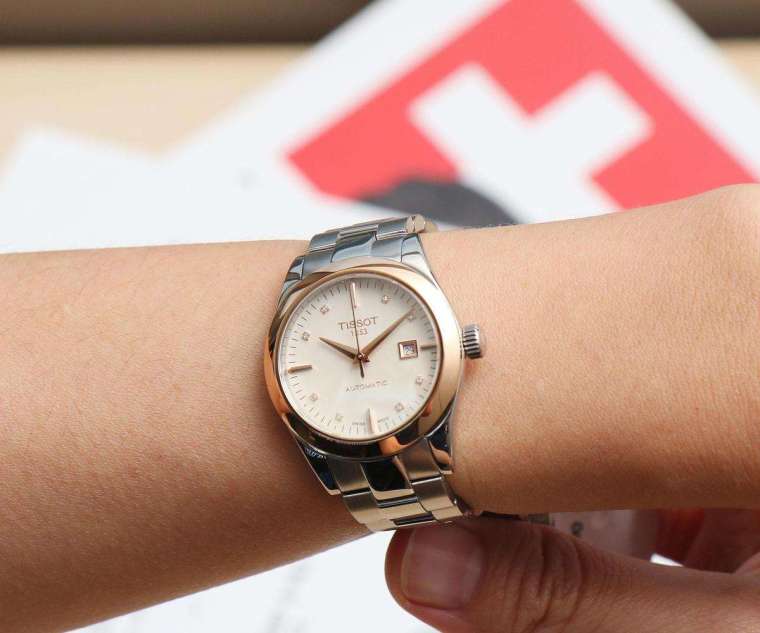 T-My Lady系列雙色金腕錶，29mm精鋼錶殼配上18K金錶圈，米白色面盤上裝飾鑽石時標，裝載全新Powermatic 48自動機芯，定價NT$48,600。