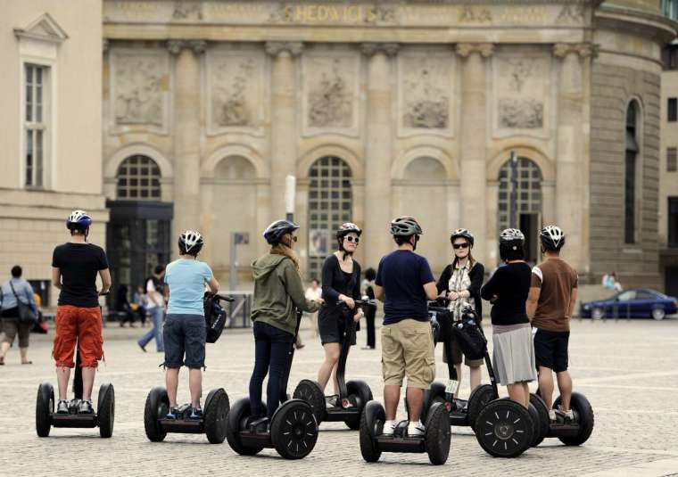 〈鉅亨看世界〉Segway 電動平衡車即將停產 (圖片:AFP)