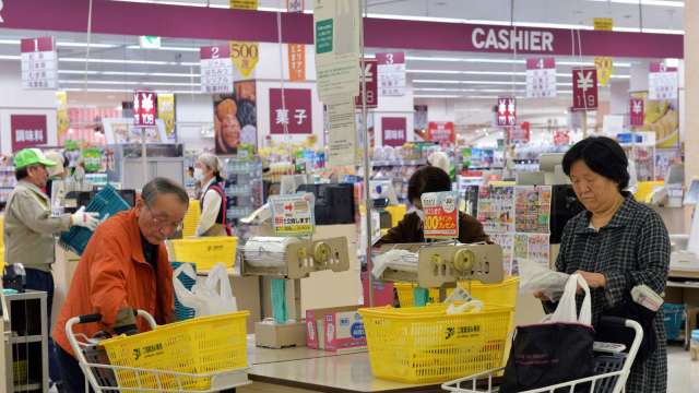 日本6月零售銷售額報年減1.2% 看法上修為「復甦當中」(圖片:AFP)