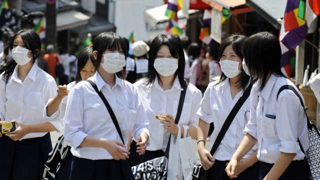 〈鉅亨看世界〉日本漱口水之亂 (圖片：AFP)