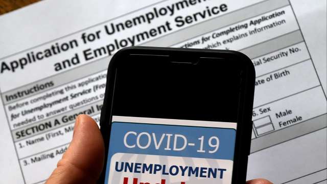 美初領失業金人數令人大失所望 三位分析師這樣看(圖片:AFP)