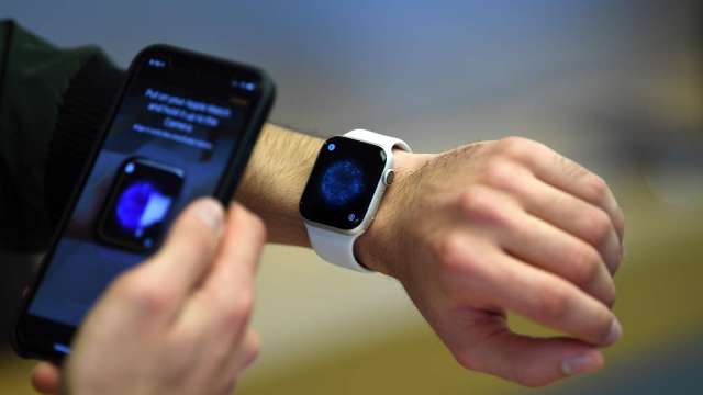 蘋果Apple Watch出貨強勁,台組裝廠可望受惠。(圖:AFP)