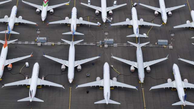 疫情延燒 等不到聯邦再紓困 聯合航空計畫裁員1.6萬人以上(圖片:AFP)