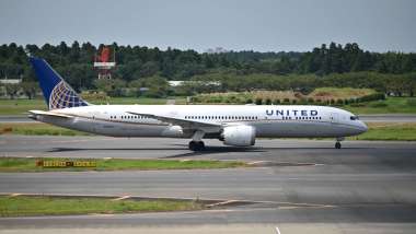 聯合航空CEO：疫苗廣泛推出前 難見到航空業復甦