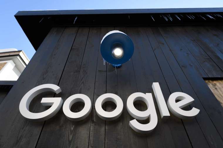 擔憂美國人可能永遠也看不到下一個 Google,美國司法部正式提告 Google。(圖片:AFP)