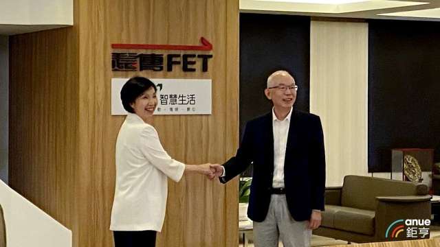 左為遠傳總經理井琪，右為亞太電總經理黃南仁。(鉅亨網資料照)