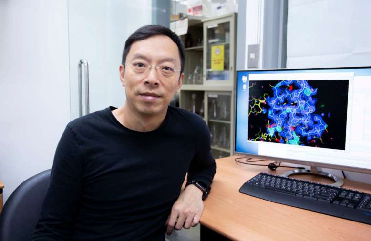 馬徹,中研院基因體研究中心研究員暨化學生物學組執行長,為翁啟惠院士領導研究團隊重要成員,致力於開發廣效性流感疫苗。 圖│研之有物