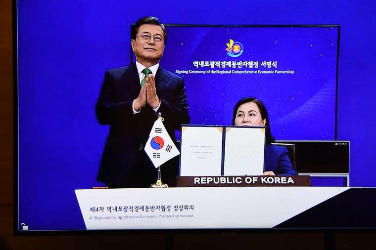 彭博:日韓向中國輸出石化產品 將因RCEP成大贏家 (圖片:AFP)