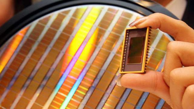 NAND大廠鎧俠看好5G需求 砸十多億日圓取得工廠用地 (圖片:AFP)