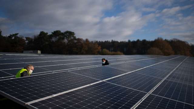 中國國家級基金上路 風電、太陽能吃香喝辣(圖片:AFP)