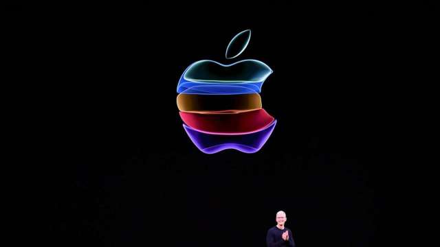 iPhone 12熱賣、中國升級潮歷年最強 蘋果Q1營收衝破千億美元 盤後仍挫低 (圖:AFP)
