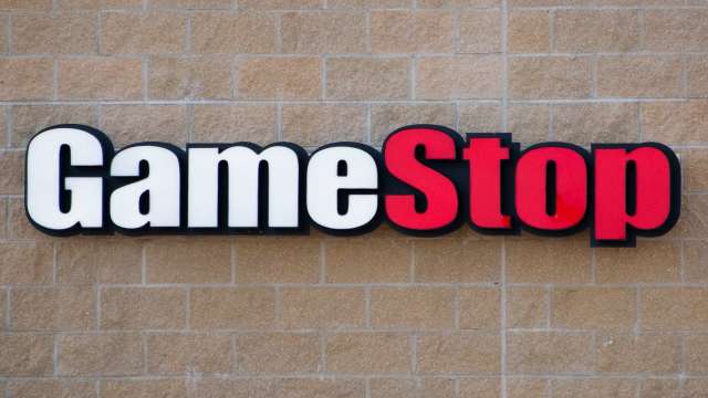 散戶回籠?GameStop尾盤狂飆暴漲一倍 Reddit鄉民熱捧股集體攀高 (圖:AFP)