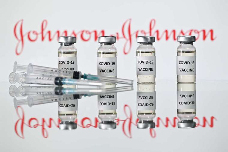 美國 CDC 無限期延長暫停嬌生疫苗接種的時間 (圖片：AFP)