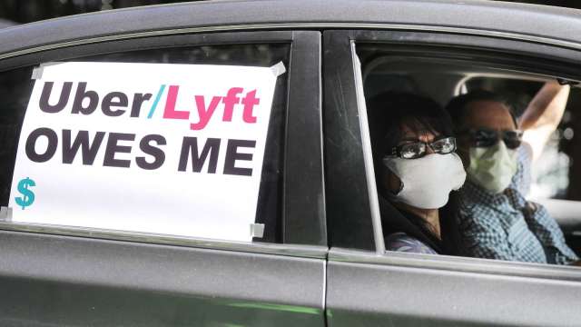 美勞動部長批:大部分零工經濟都該歸類雇員! Uber、Lyft應聲重挫 (圖片:AFP)