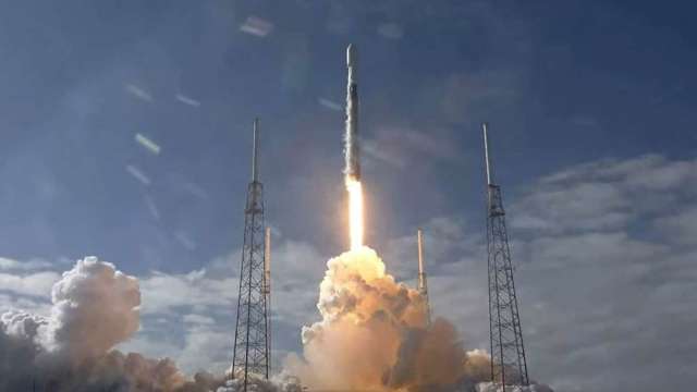 SpaceX稱已收到50萬筆星鏈計畫衛星網路訂單(圖片:AFP)