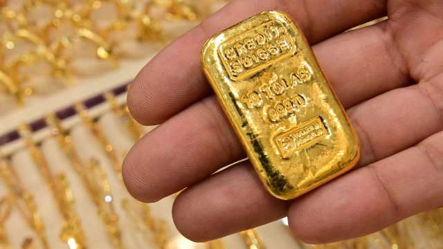 〈貴金屬盤後〉美元疲軟 全球股市走低 黃金登逾4個月高點 突破200日MA (圖片:AFP)