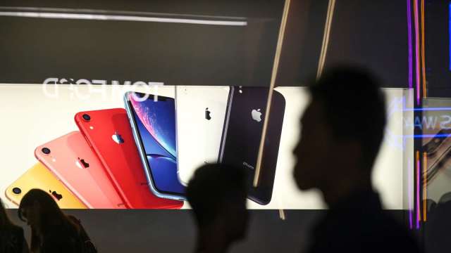 提早一個月 韓兩大面板供應商開始生產新iPhone OLED面板(圖片:AFP)