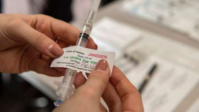 疫苗+新藥雙利多  拉抬生技後市行。(圖：AFP)