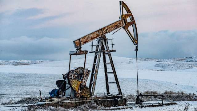 IEA敦促OPEC+增產 估原油需求明年重返疫情前水準 (圖:AFP)