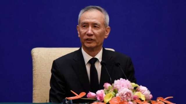 彭博專欄:劉鶴管晶片 可否妙手回春? (圖片:AFP)