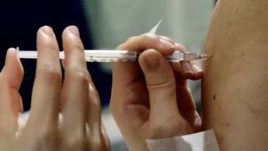 全台逾208萬人次接種疫苗 陳時中：擬與Novavax洽談直購。(圖：AFP)