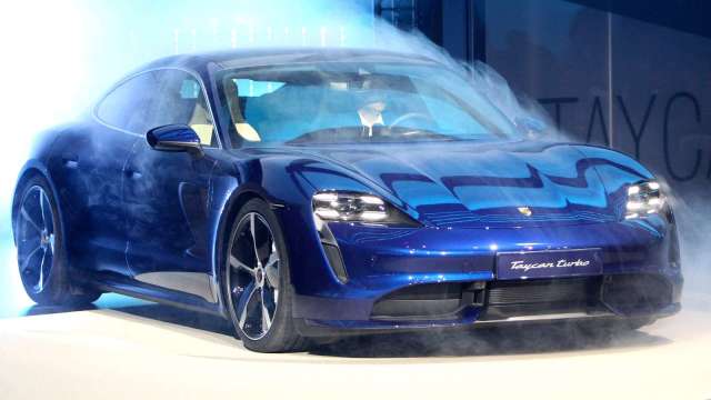彭博:歐洲2021上半年新車銷售 較疫情前大減約200萬輛 (圖片:AFP)