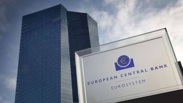 ECB維持貨幣政策不變 將中期通膨目標定於2% 允許適度超標 (圖:AFP)